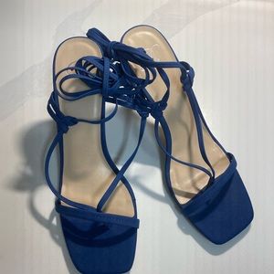 Womens size9 Blue Strap Heel